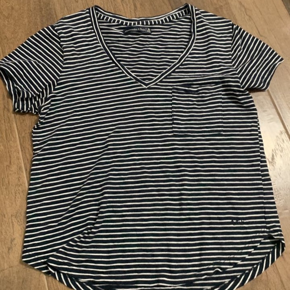Women's Abercrombie and Fitch T-Shirt